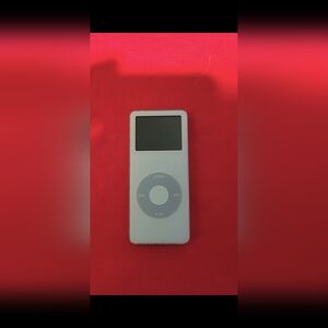 Apple iPod Nano Silver Portable Media Player